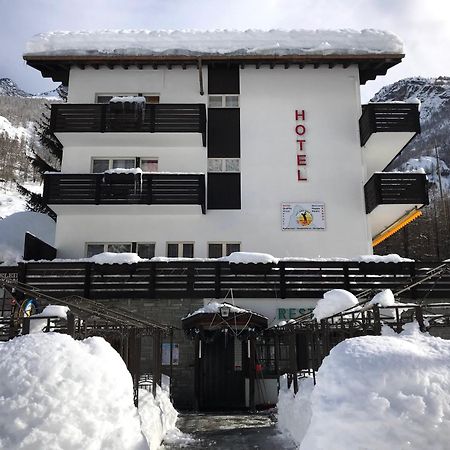 B&B Matterhorn Golf Randa Luaran gambar